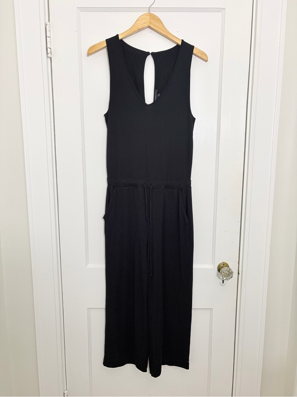 Beyond Yoga Sleeveless Jumpsuit - cropped fit